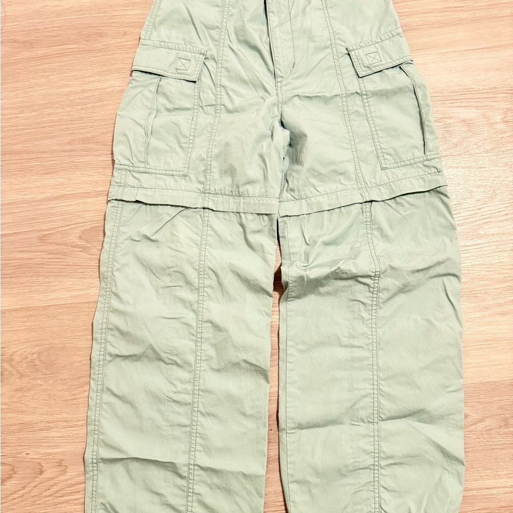 Levi's Women's Light Green Convertible Cargo Pants - Picture 3 of 3